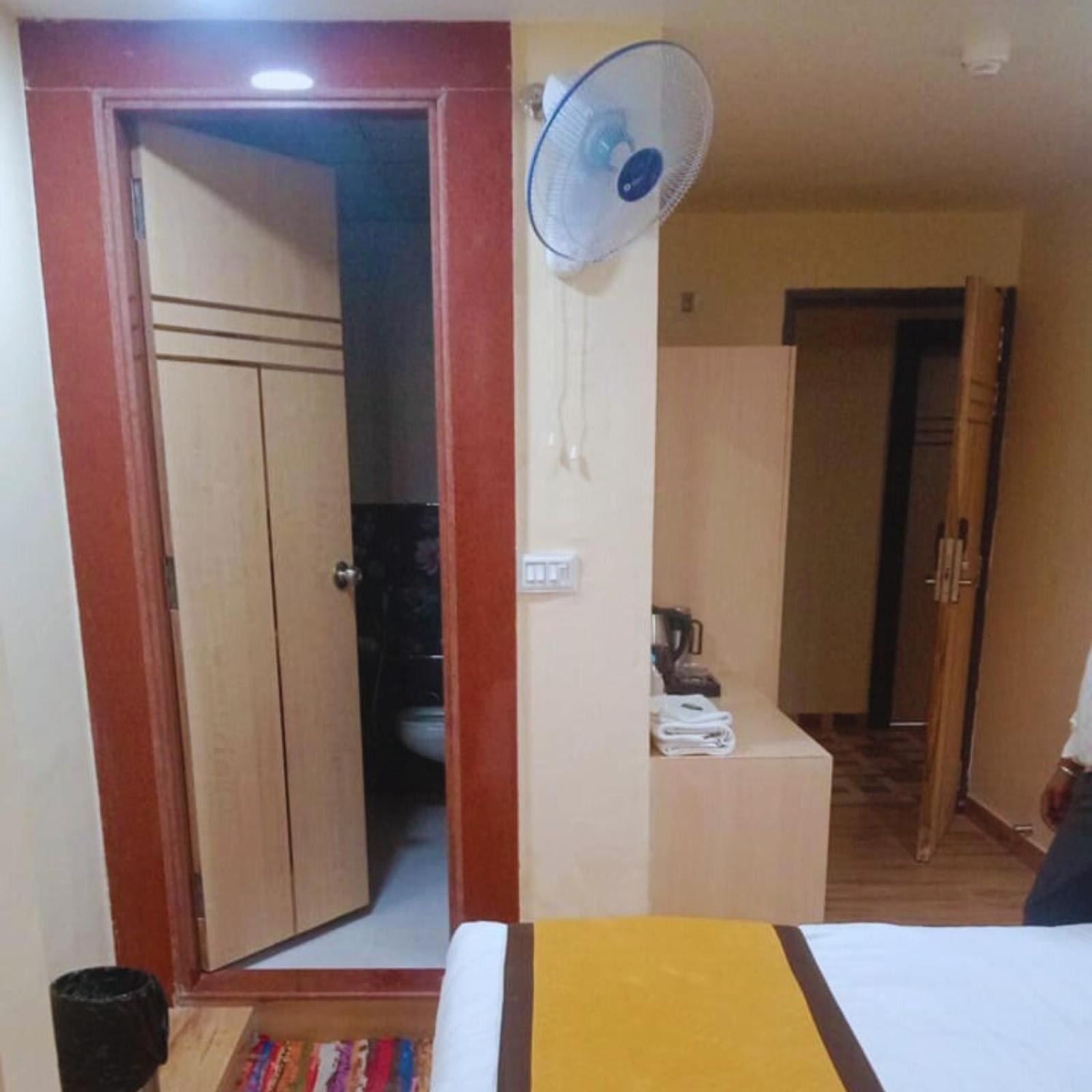 Hotel Lake View Grand Lucknow Exterior foto