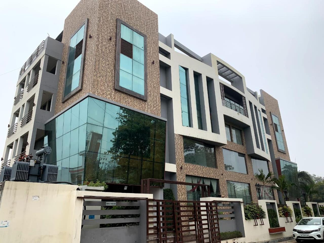 Hotel Lake View Grand Lucknow Exterior foto