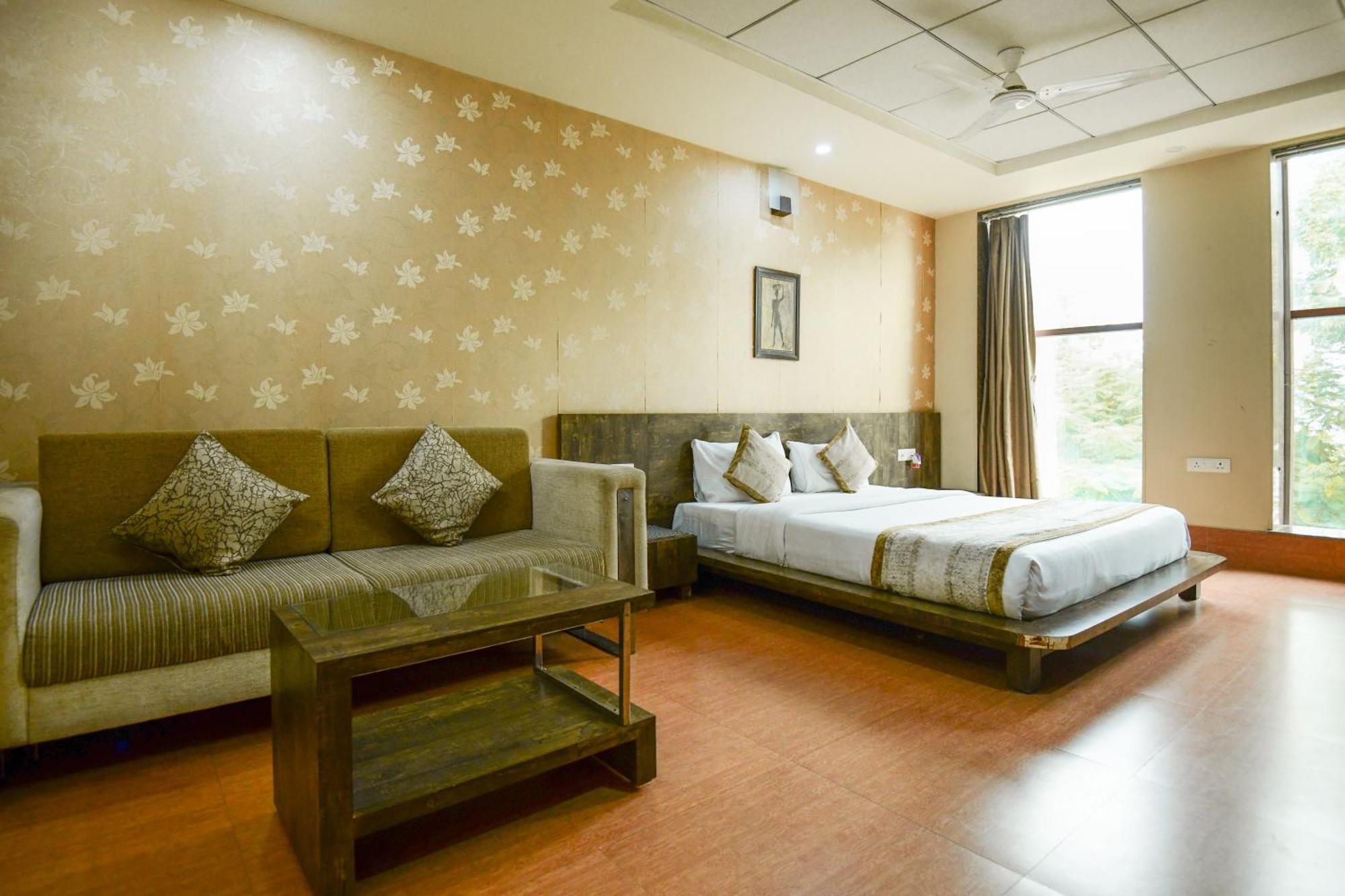 Hotel Lake View Grand Lucknow Exterior foto